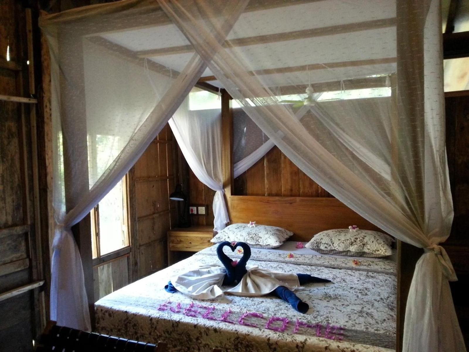Alaya Ecolodge ペムテラン エクステリア 写真