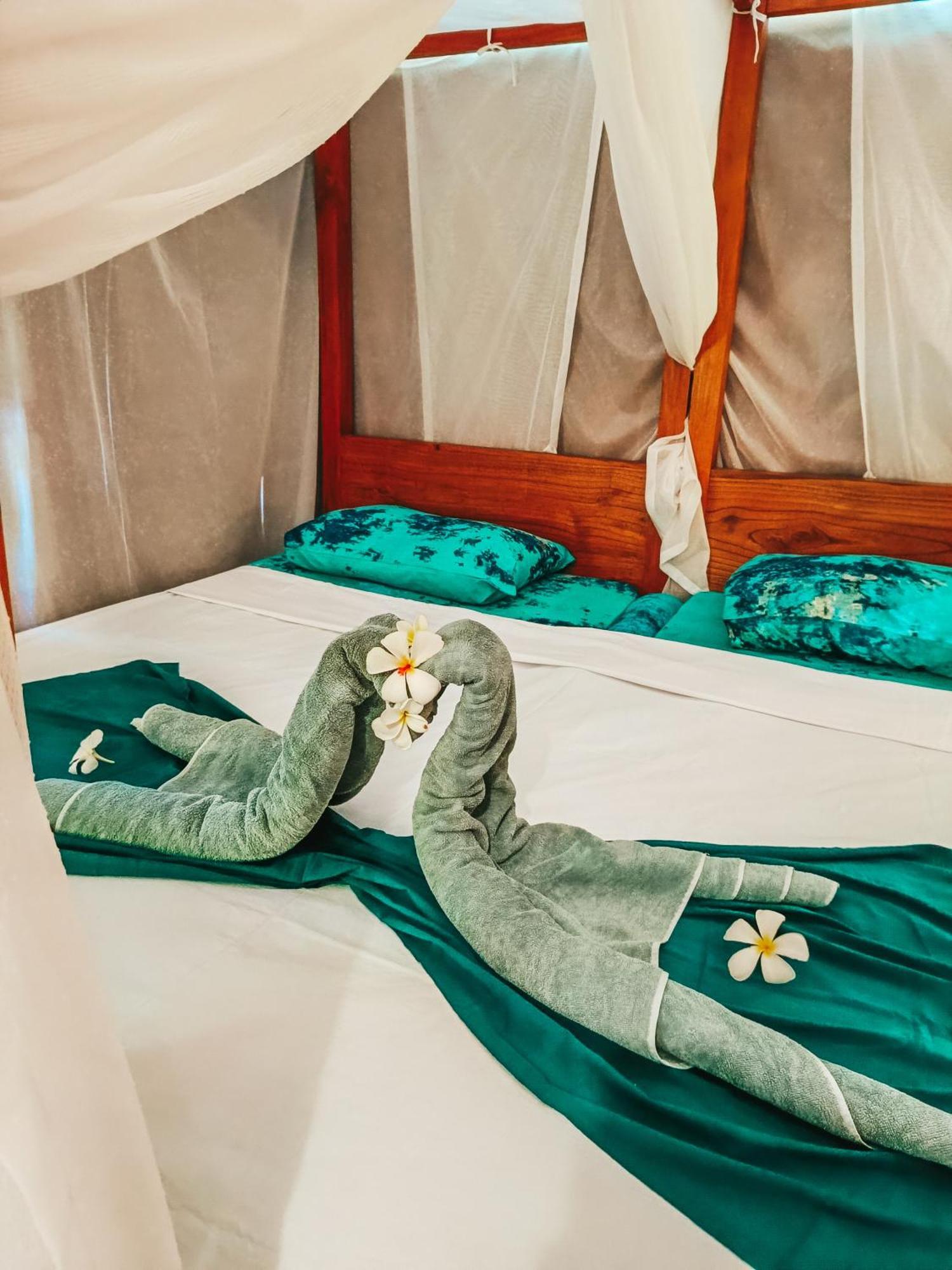 Alaya Ecolodge ペムテラン エクステリア 写真