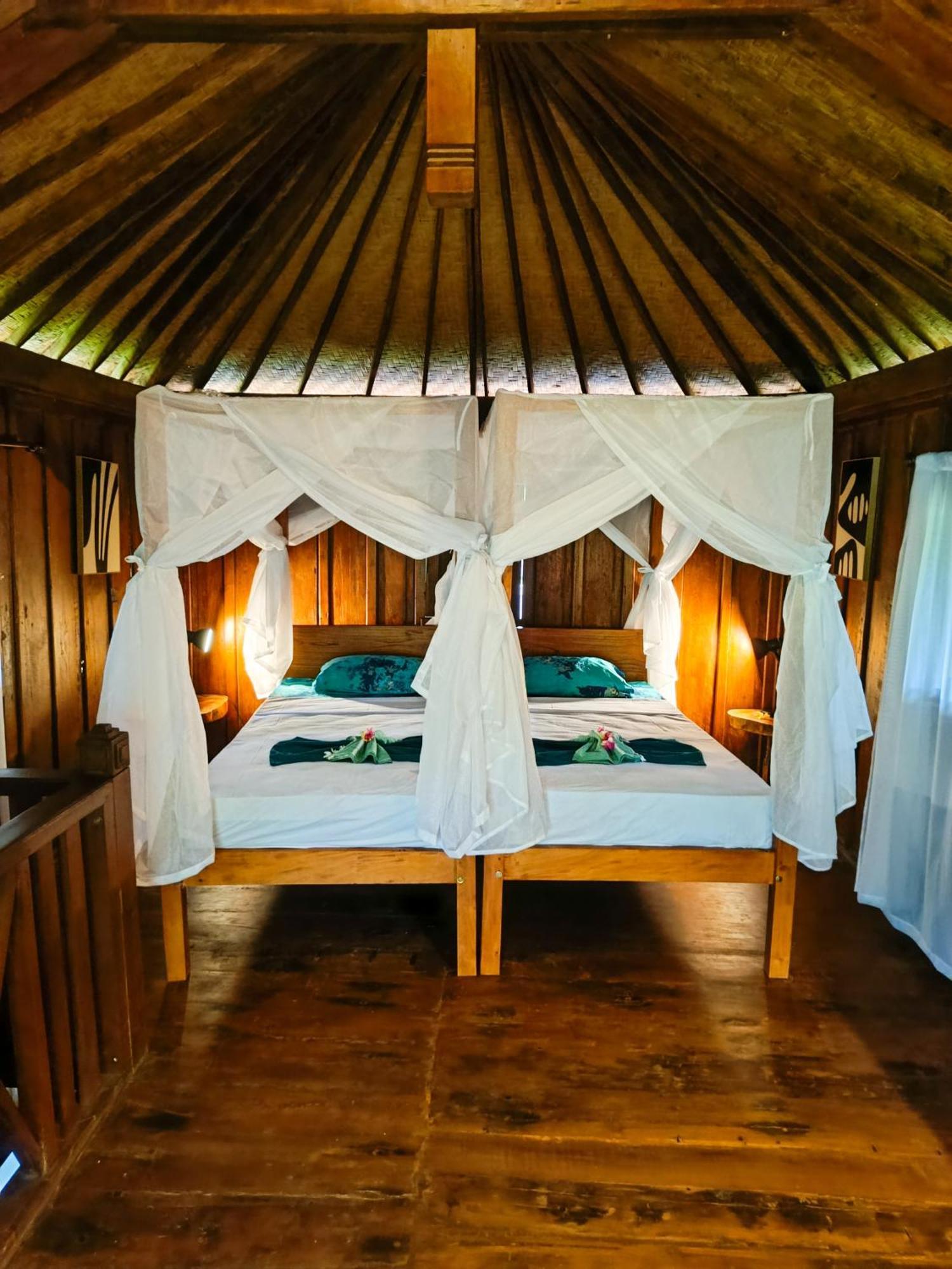 Alaya Ecolodge ペムテラン エクステリア 写真