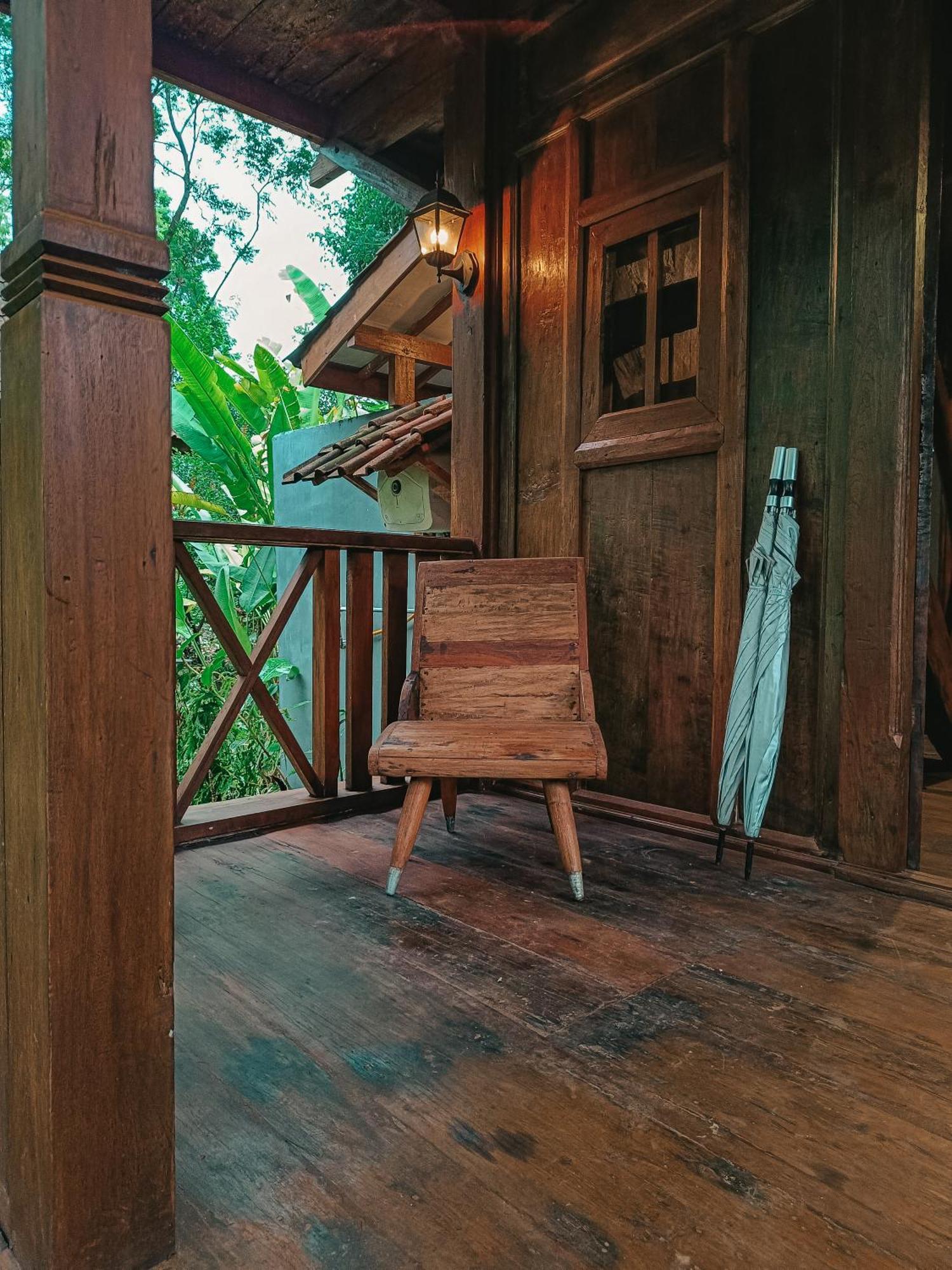 Alaya Ecolodge ペムテラン エクステリア 写真