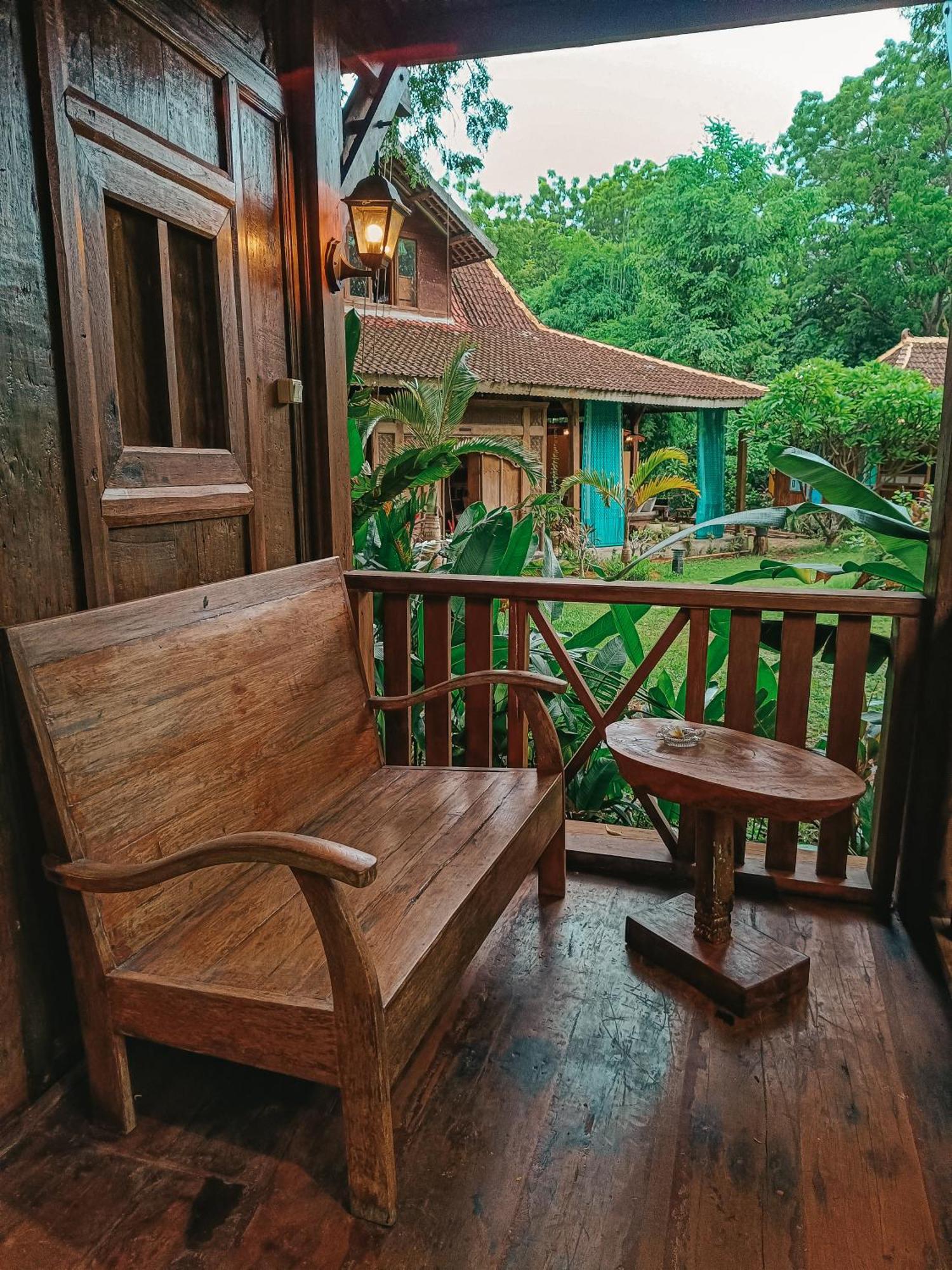 Alaya Ecolodge ペムテラン エクステリア 写真