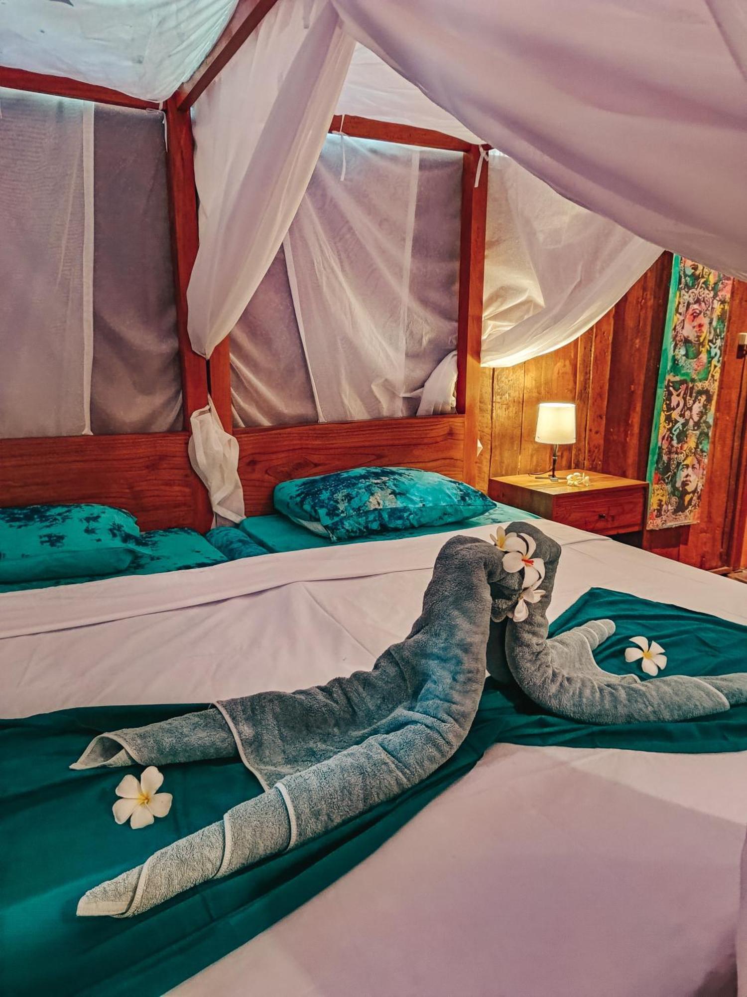 Alaya Ecolodge ペムテラン エクステリア 写真