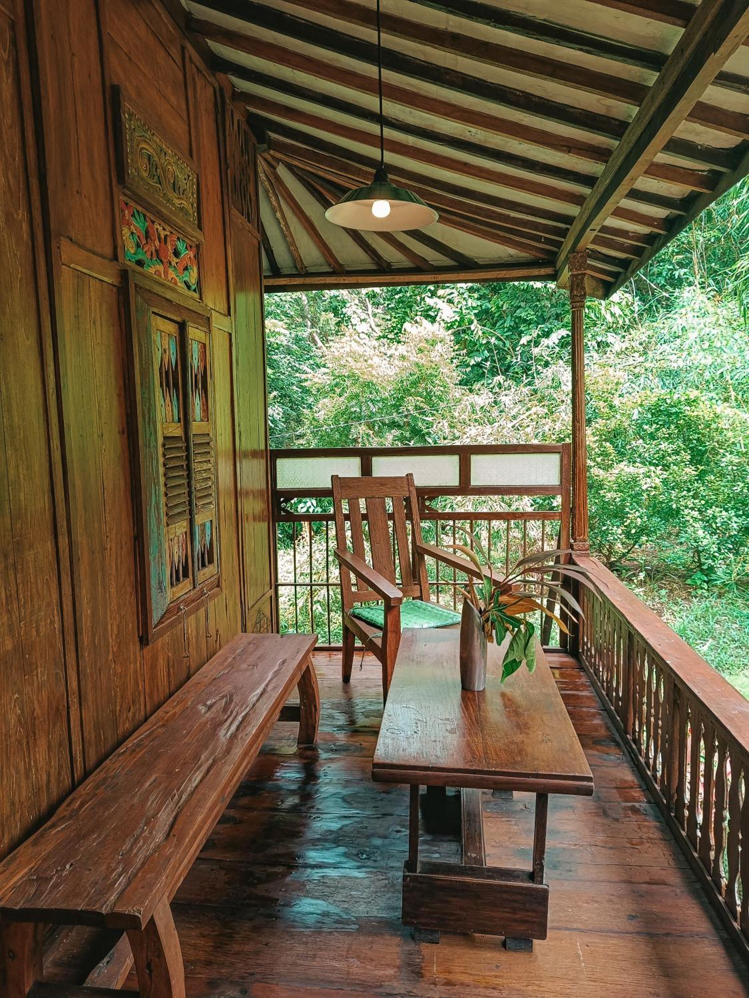 Alaya Ecolodge ペムテラン エクステリア 写真
