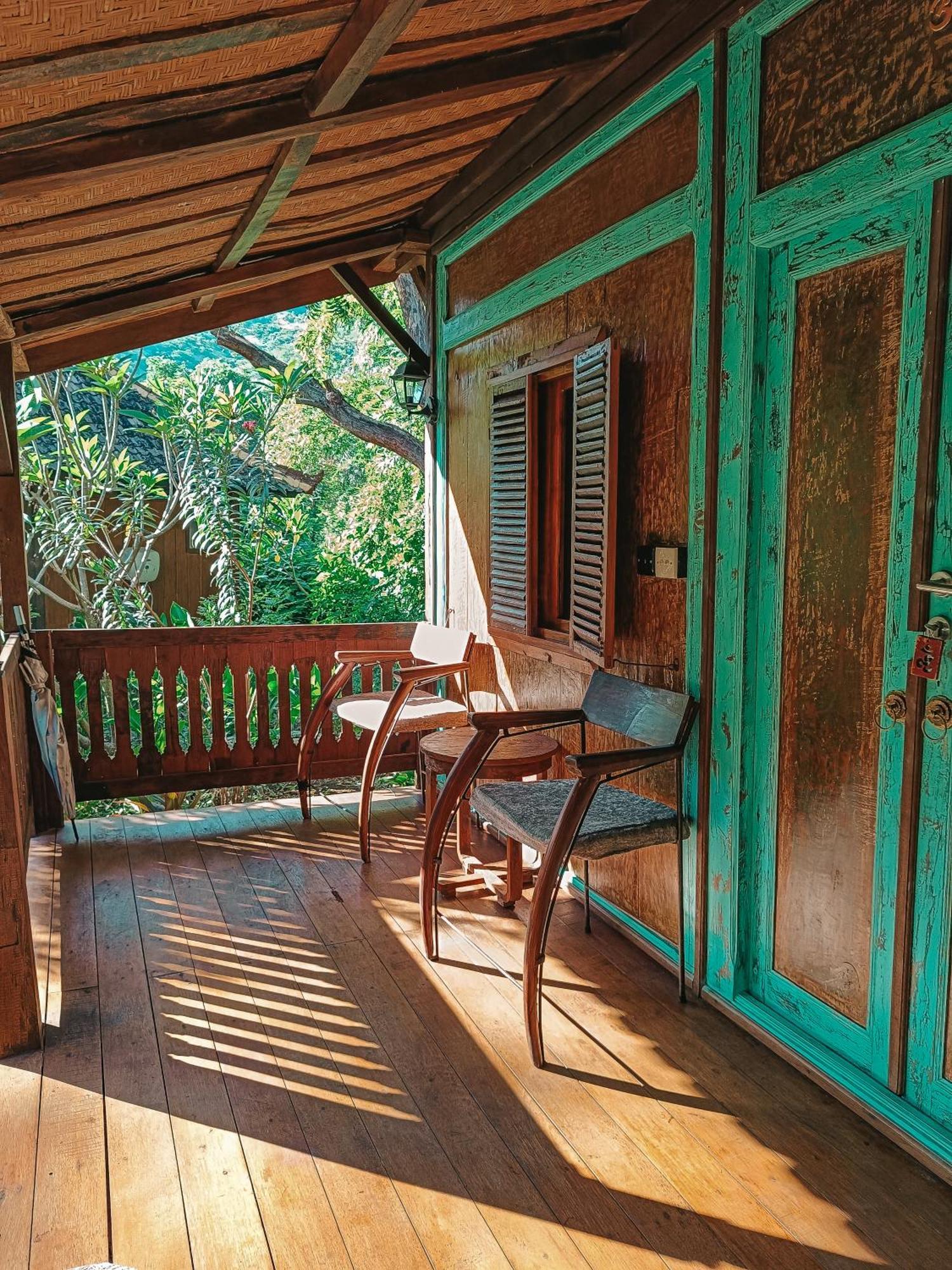 Alaya Ecolodge ペムテラン エクステリア 写真