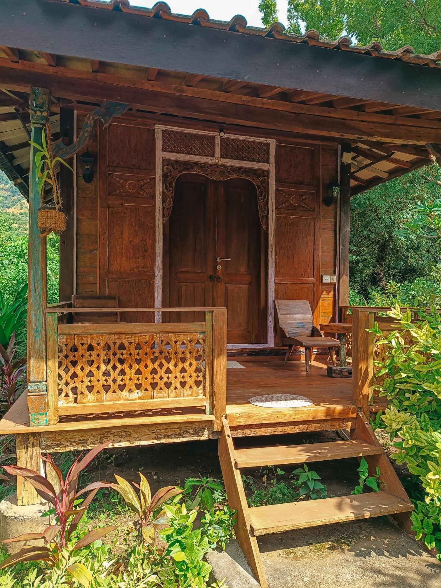 Alaya Ecolodge ペムテラン エクステリア 写真