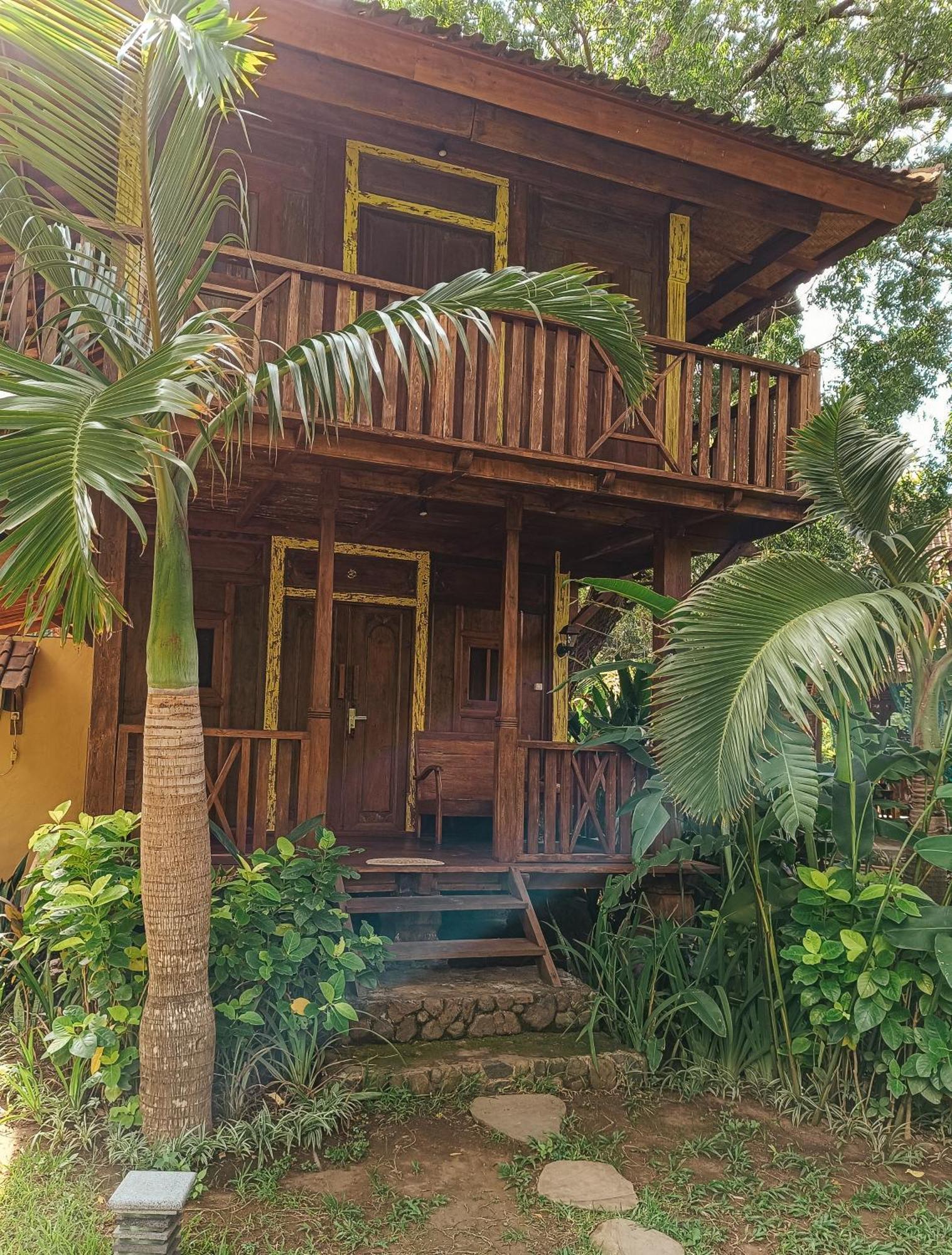 Alaya Ecolodge ペムテラン エクステリア 写真