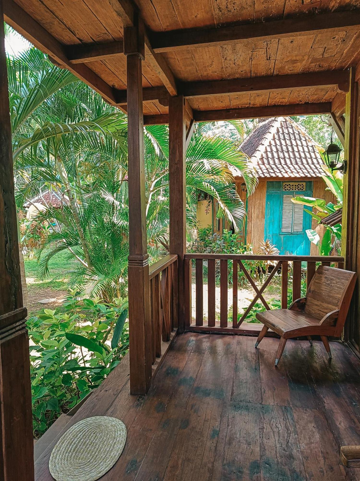 Alaya Ecolodge ペムテラン エクステリア 写真